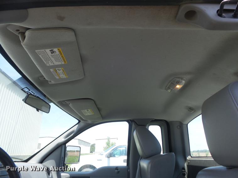 image for item DD7181 2005 Ford F150 XL pickup truck