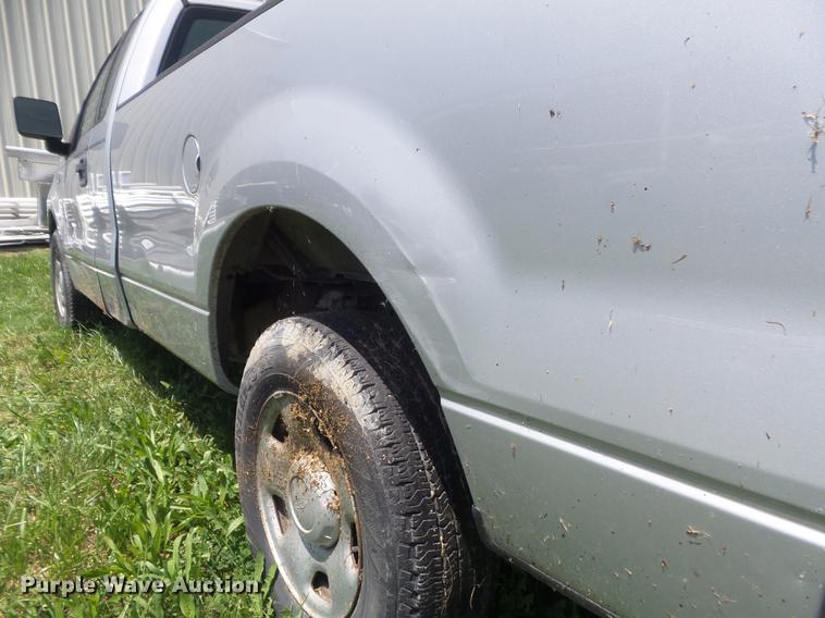 image for item DD7181 2005 Ford F150 XL pickup truck