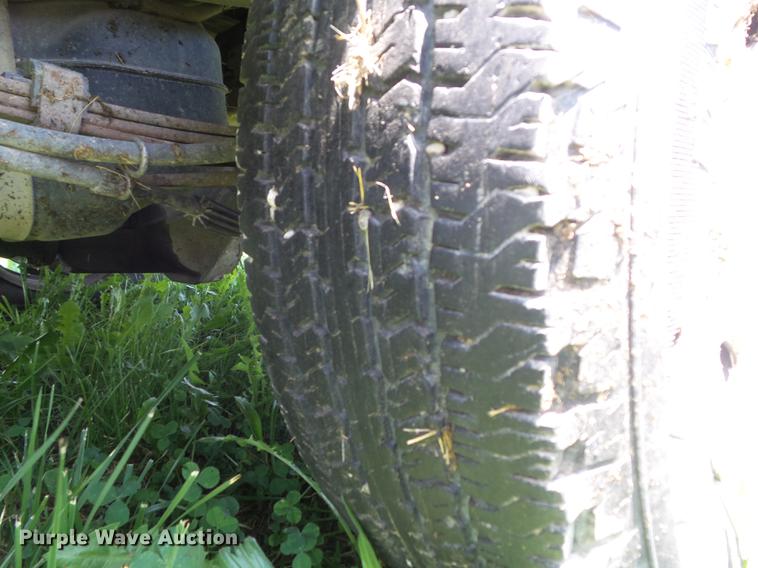 image for item DD7181 2005 Ford F150 XL pickup truck