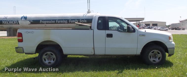 image for item DD7182 2005 Ford F150 XLT pickup truck
