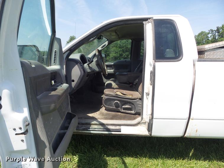 image for item DD7182 2005 Ford F150 XLT pickup truck