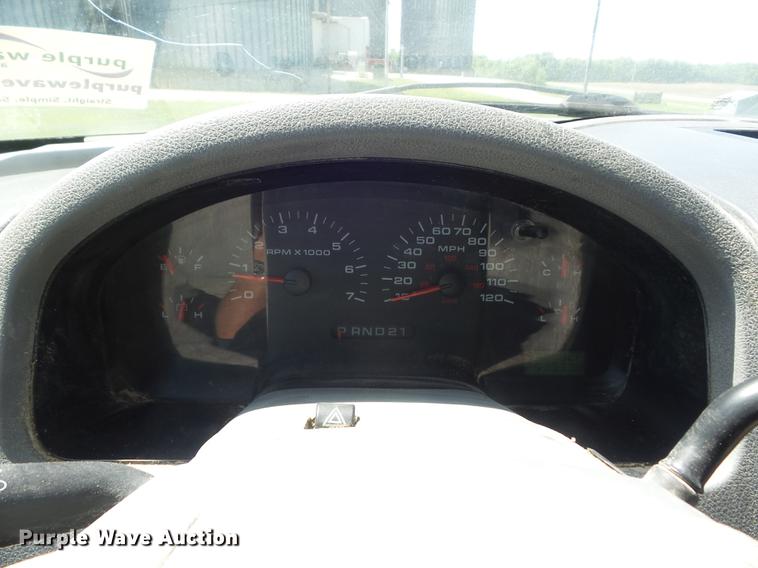 image for item DD7182 2005 Ford F150 XLT pickup truck