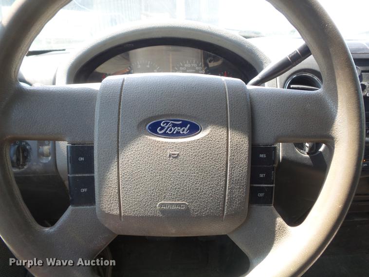 image for item DD7182 2005 Ford F150 XLT pickup truck