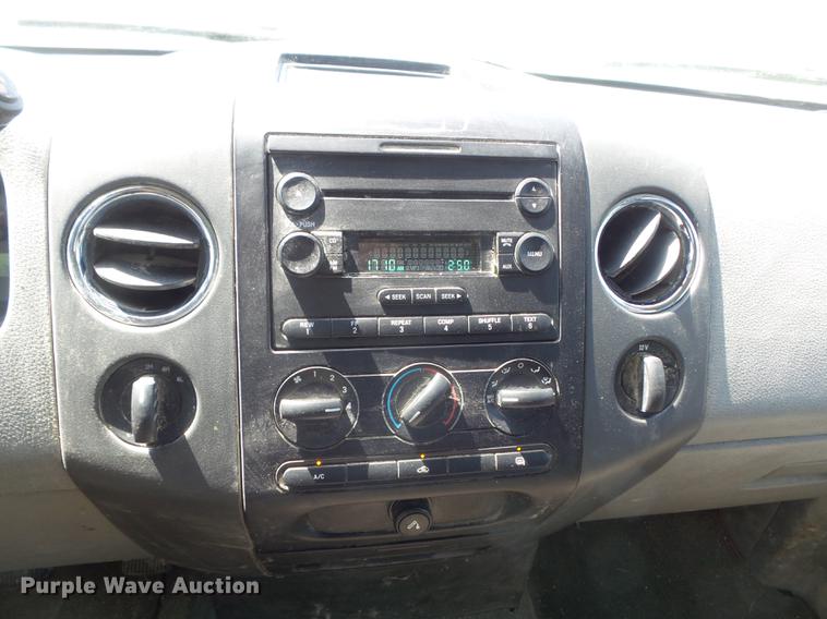 image for item DD7182 2005 Ford F150 XLT pickup truck