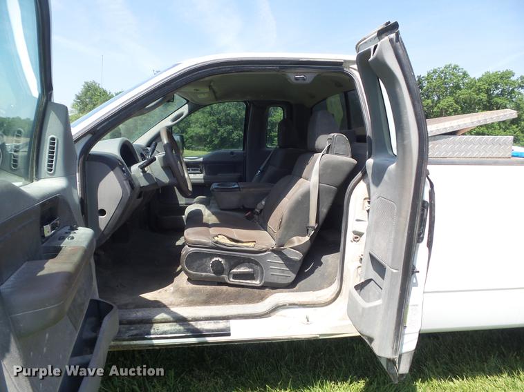 image for item DD7182 2005 Ford F150 XLT pickup truck