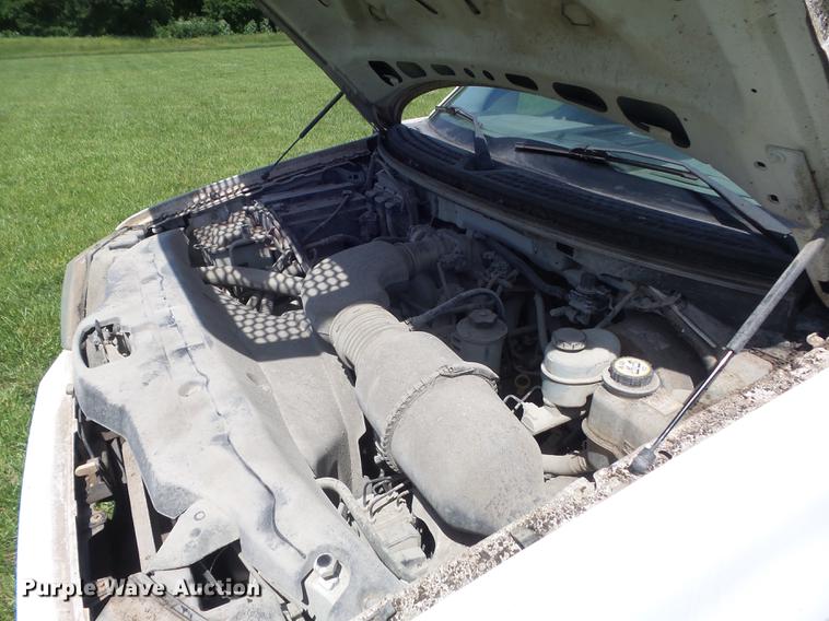 image for item DD7182 2005 Ford F150 XLT pickup truck