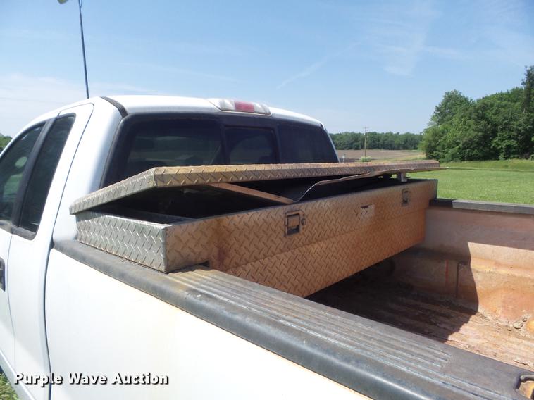 image for item DD7182 2005 Ford F150 XLT pickup truck