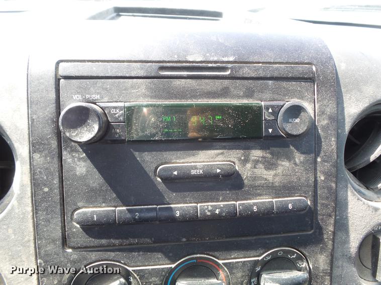 image for item DD7183 2005 Ford F150 XL pickup truck