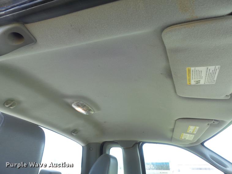 image for item DD7183 2005 Ford F150 XL pickup truck