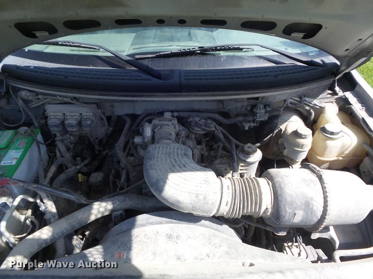 image for item DD7183 2005 Ford F150 XL pickup truck