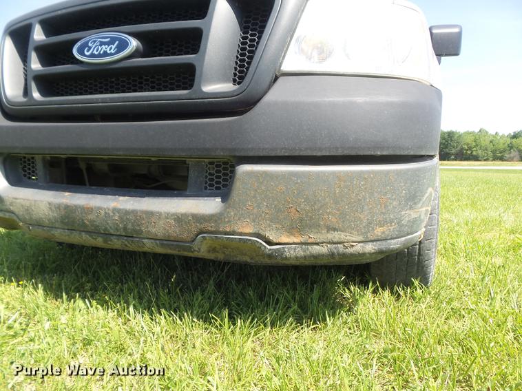 image for item DD7183 2005 Ford F150 XL pickup truck