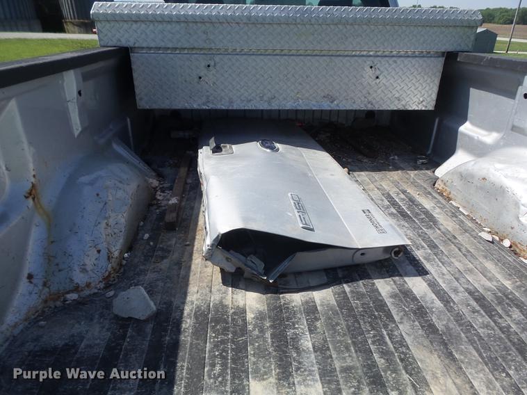 image for item DD7183 2005 Ford F150 XL pickup truck