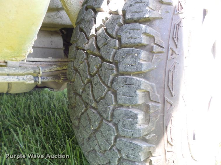 image for item DD7183 2005 Ford F150 XL pickup truck