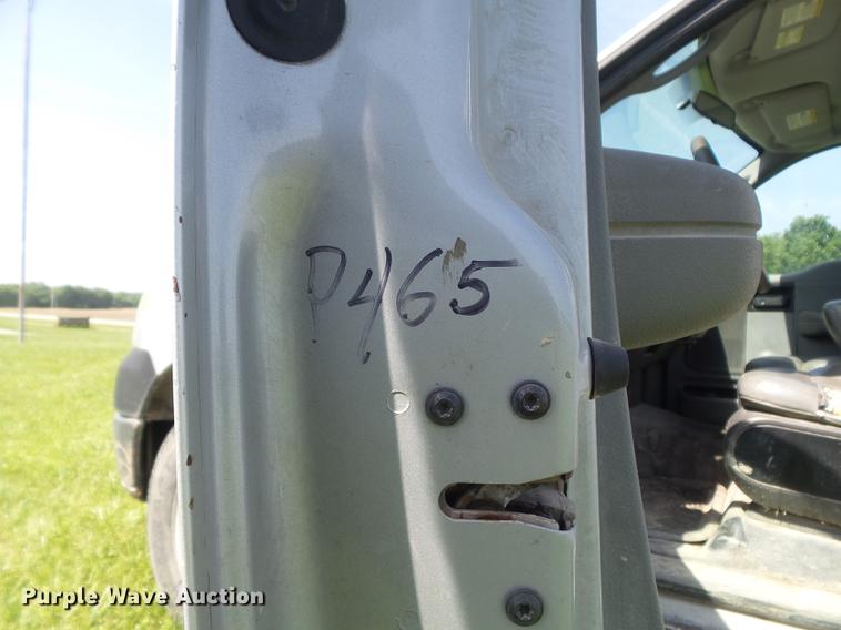 image for item DD7183 2005 Ford F150 XL pickup truck