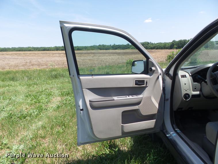 image for item DD7186 2011 Ford Escape XLT SUV