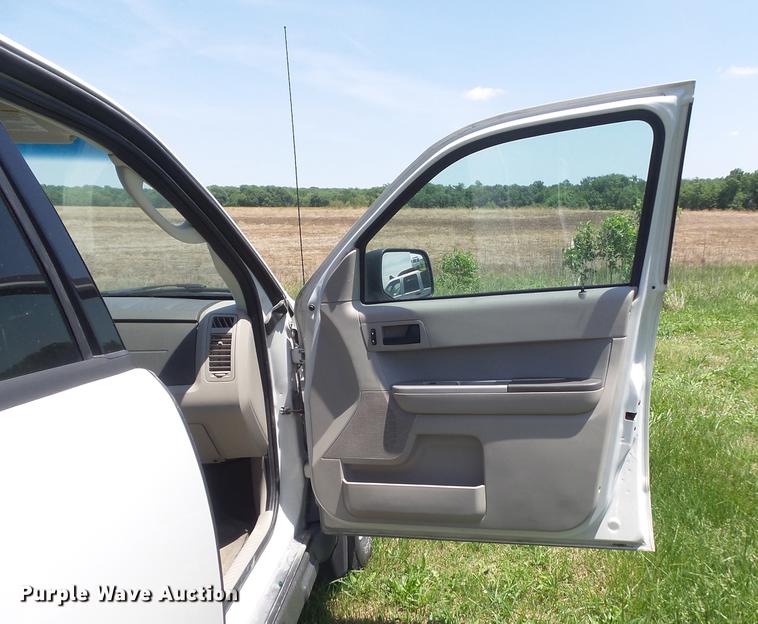 image for item DD7186 2011 Ford Escape XLT SUV