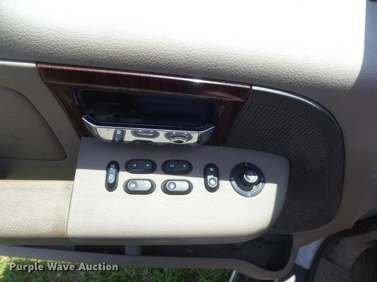 image for item DD7187 2005 Ford F150 Lariat SuperCrew pickup truck