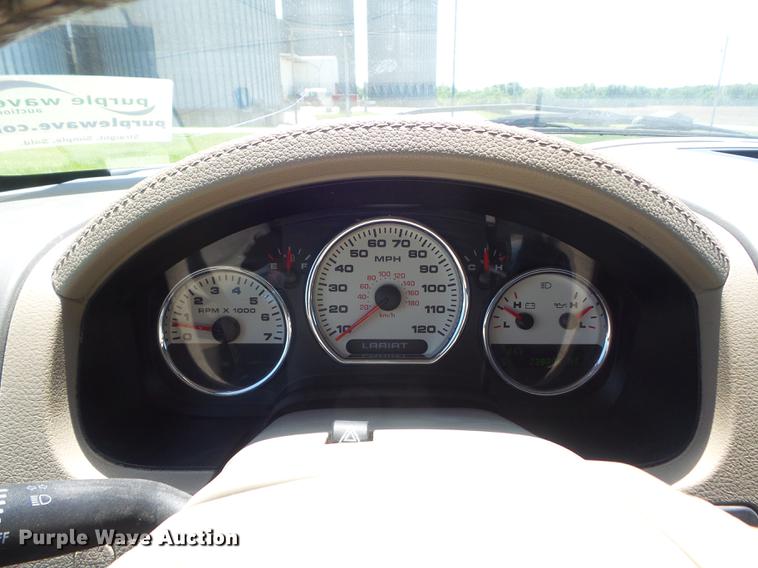 image for item DD7187 2005 Ford F150 Lariat SuperCrew pickup truck