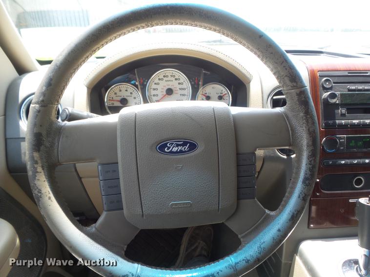 image for item DD7187 2005 Ford F150 Lariat SuperCrew pickup truck