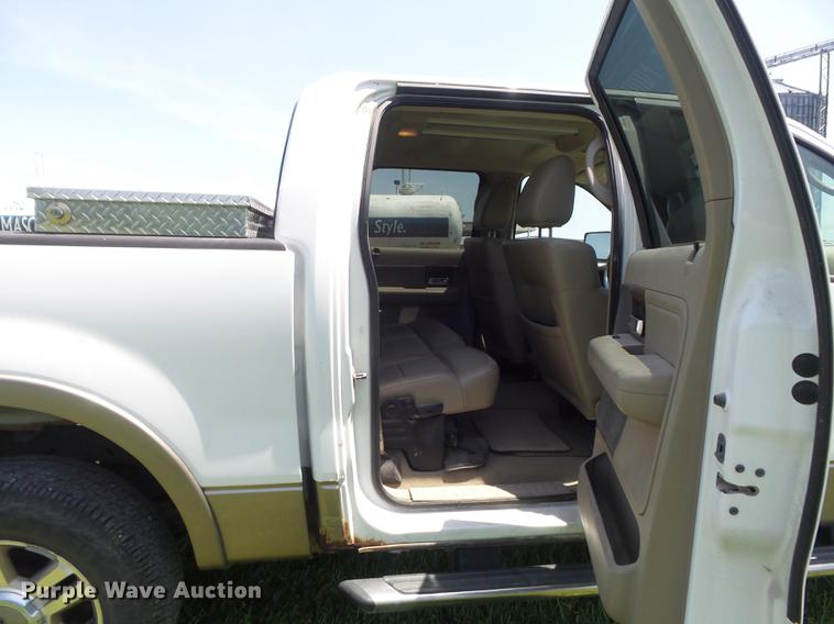 image for item DD7187 2005 Ford F150 Lariat SuperCrew pickup truck