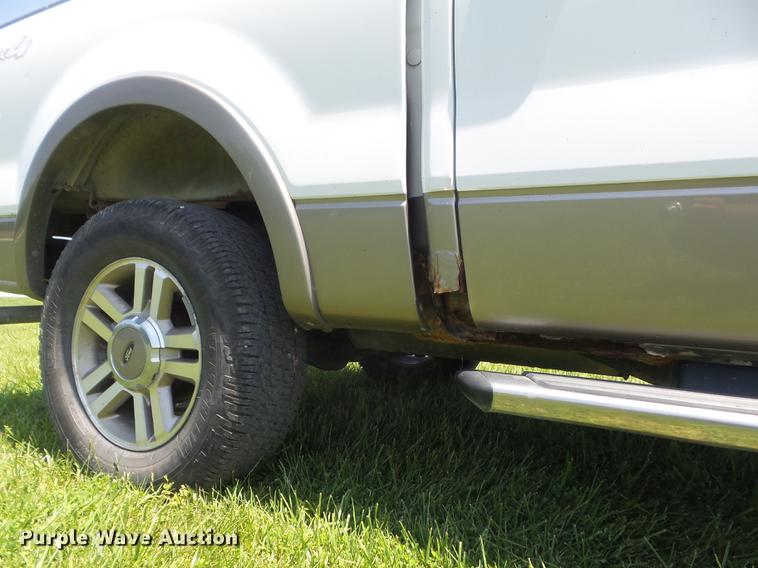 image for item DD7187 2005 Ford F150 Lariat SuperCrew pickup truck