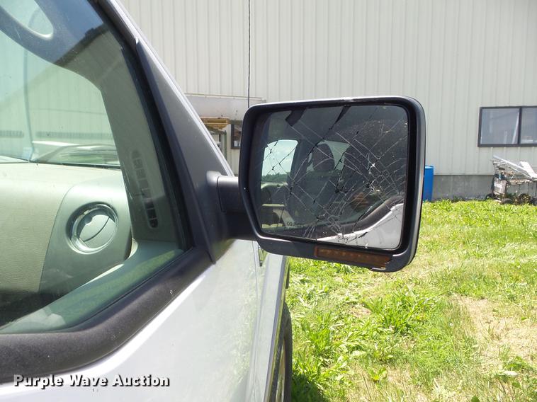 image for item DD7187 2005 Ford F150 Lariat SuperCrew pickup truck