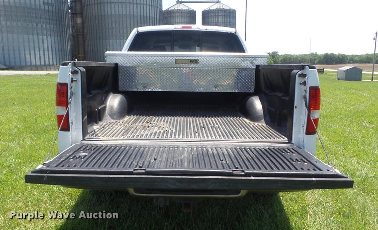 image for item DD7187 2005 Ford F150 Lariat SuperCrew pickup truck