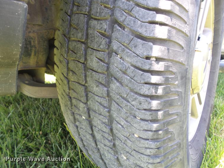 image for item DD7187 2005 Ford F150 Lariat SuperCrew pickup truck