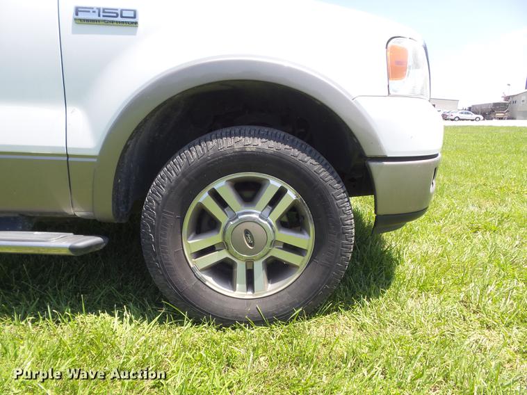 image for item DD7187 2005 Ford F150 Lariat SuperCrew pickup truck