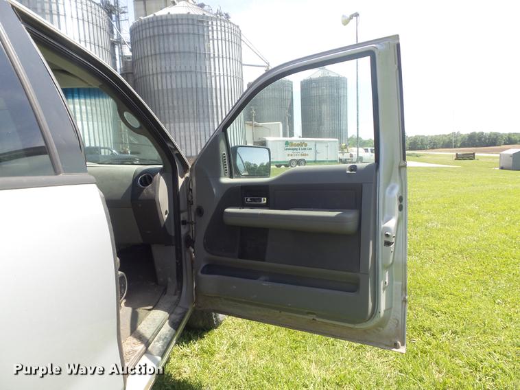 image for item DD7189 2005 Ford F150 XLT SuperCab pickup truck