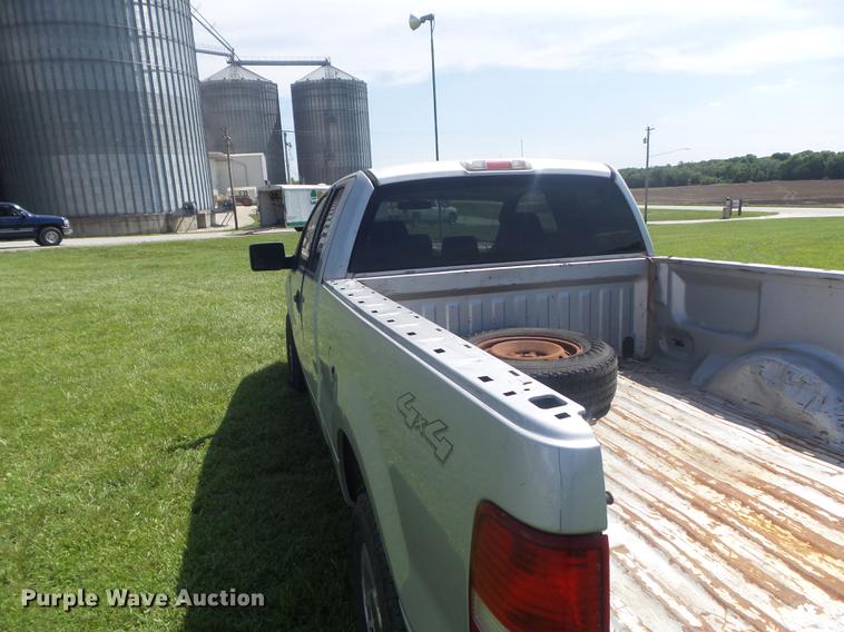 image for item DD7189 2005 Ford F150 XLT SuperCab pickup truck