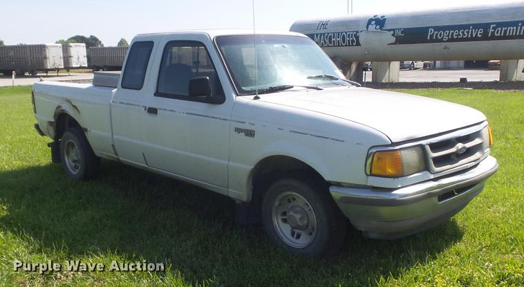 image for item DD7190 1997 Ford Ranger XLT pickup truck