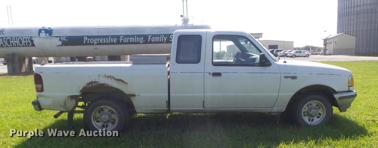 image for item DD7190 1997 Ford Ranger XLT pickup truck