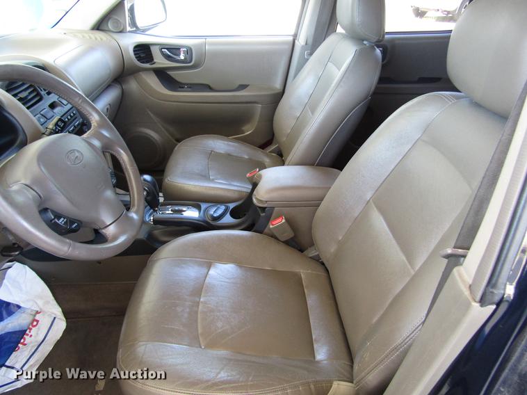 image for item DD7491 2004 Hyundai Santa Fe SUV