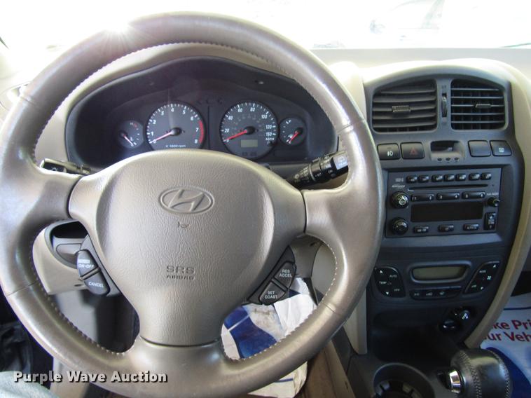 image for item DD7491 2004 Hyundai Santa Fe SUV