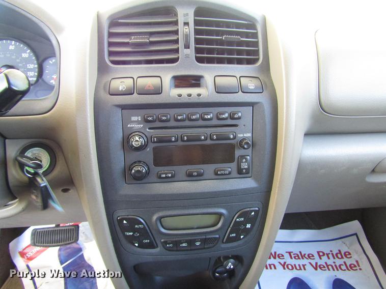 image for item DD7491 2004 Hyundai Santa Fe SUV