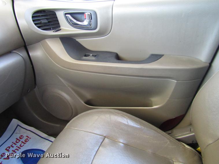 image for item DD7491 2004 Hyundai Santa Fe SUV