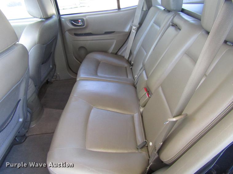 image for item DD7491 2004 Hyundai Santa Fe SUV