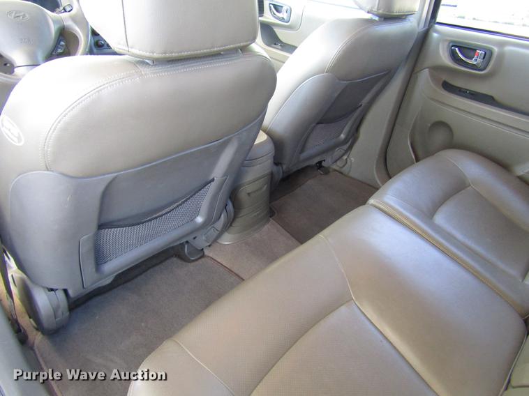 image for item DD7491 2004 Hyundai Santa Fe SUV