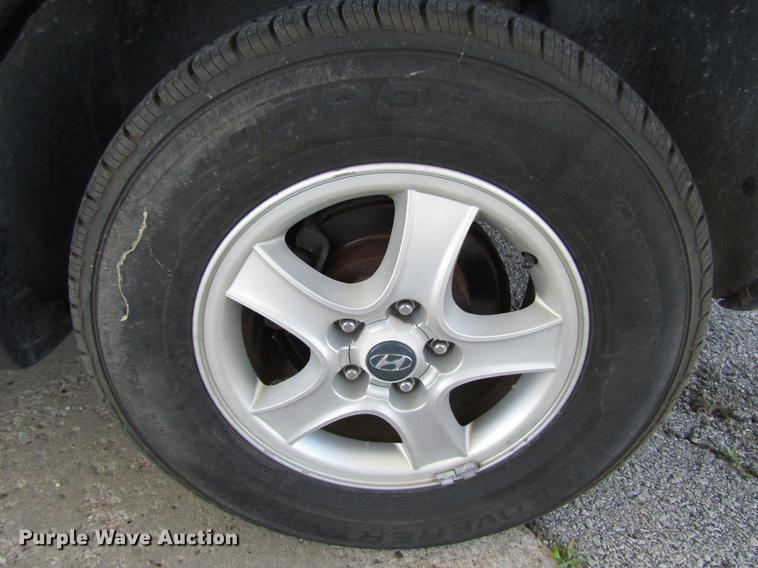 image for item DD7491 2004 Hyundai Santa Fe SUV