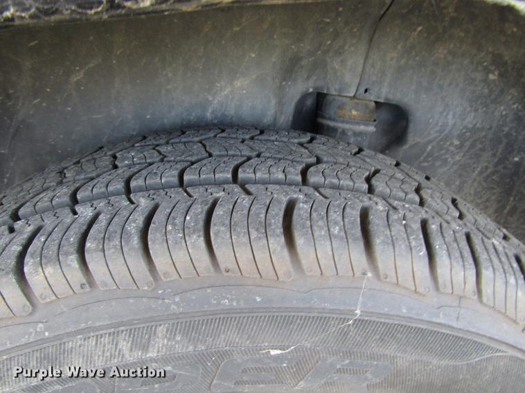 image for item DD7491 2004 Hyundai Santa Fe SUV