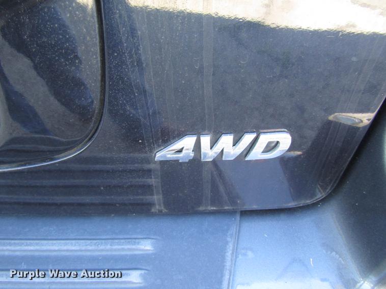 image for item DD7491 2004 Hyundai Santa Fe SUV