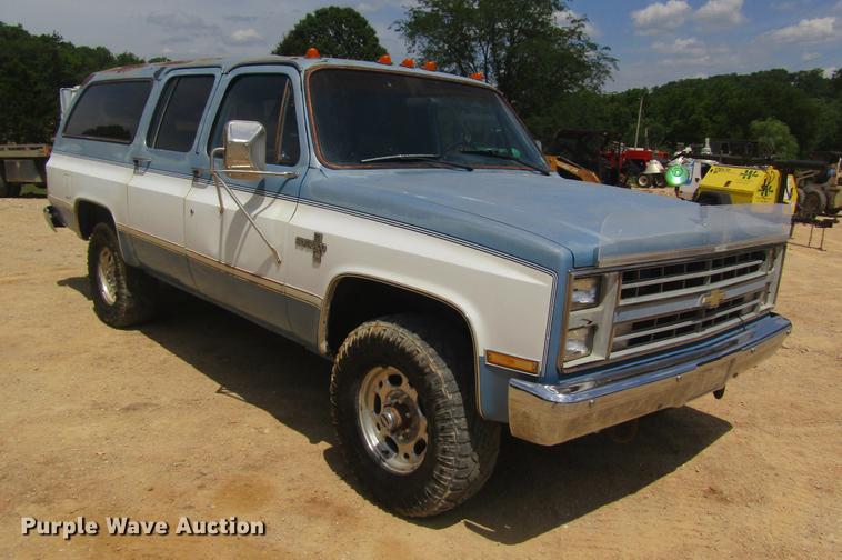 image for item DD8507 1986 Chevrolet Suburban 20 SUV