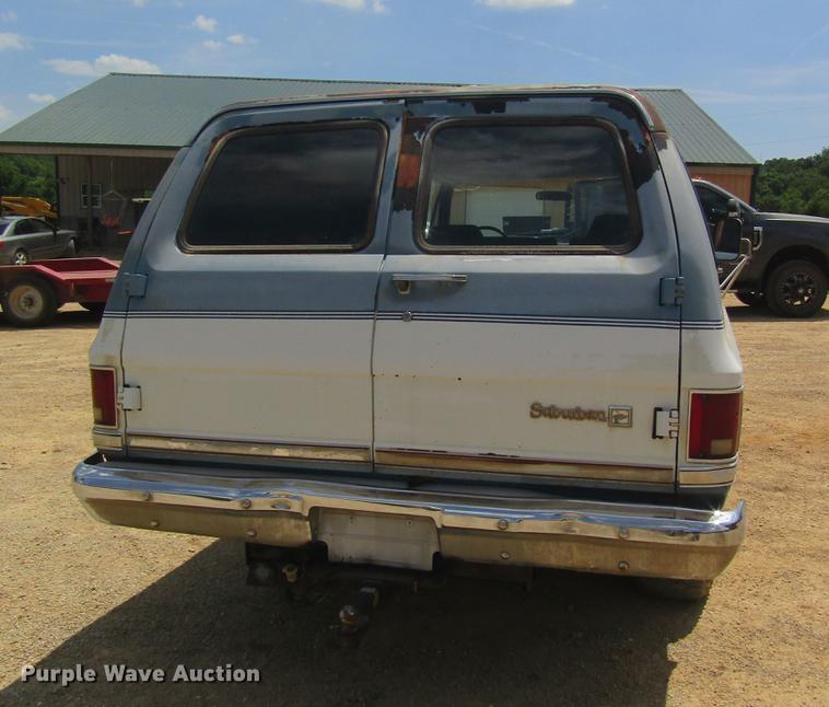 image for item DD8507 1986 Chevrolet Suburban 20 SUV