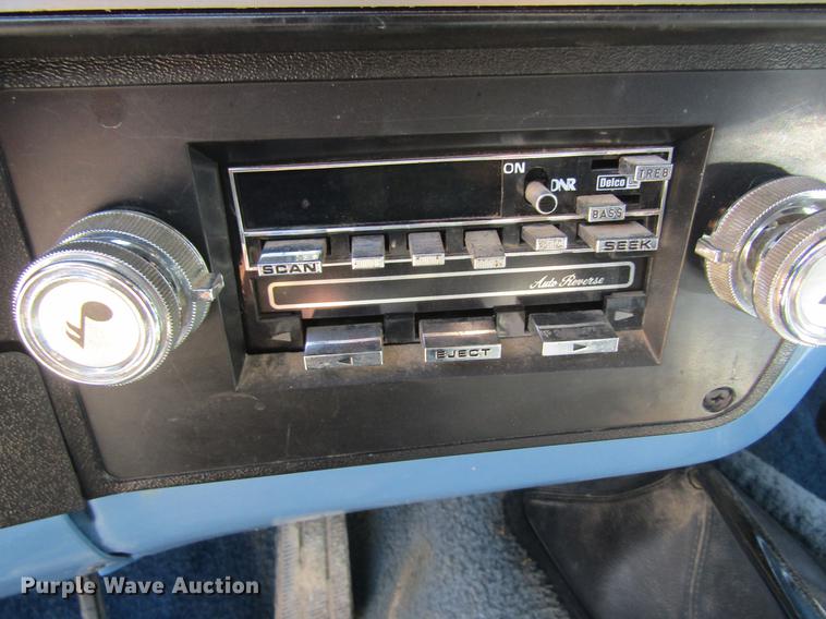 image for item DD8507 1986 Chevrolet Suburban 20 SUV