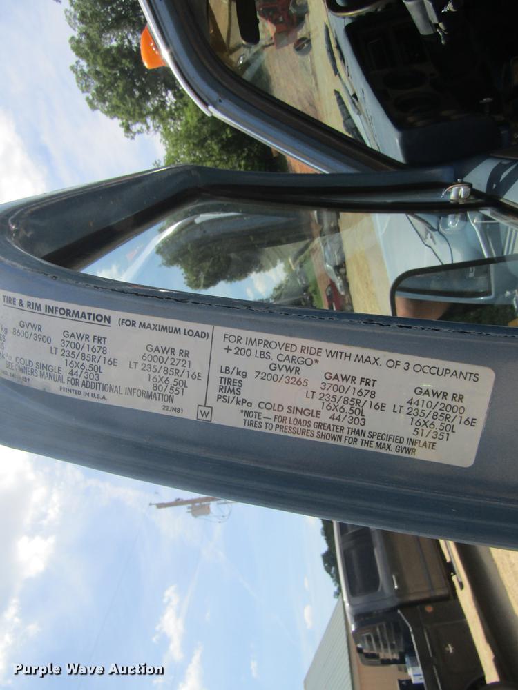 image for item DD8507 1986 Chevrolet Suburban 20 SUV