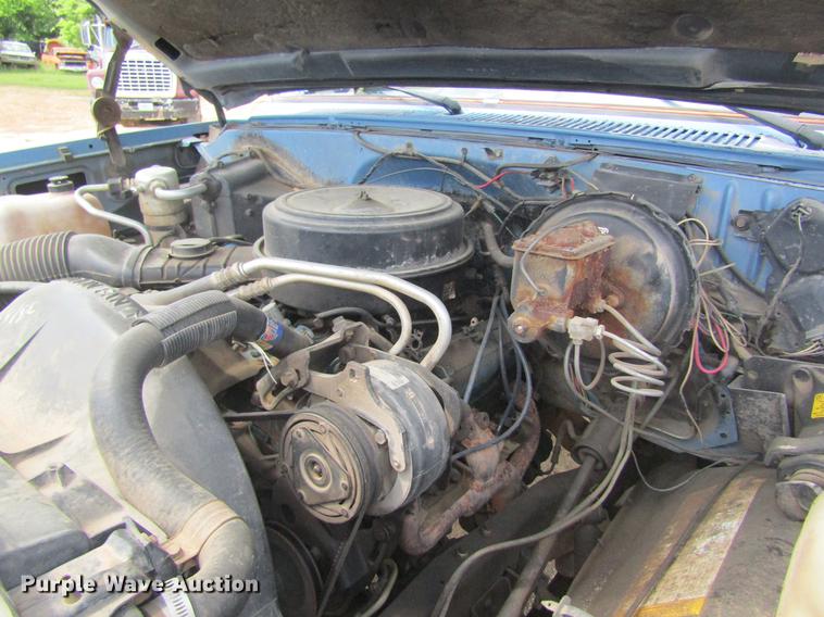 image for item DD8507 1986 Chevrolet Suburban 20 SUV