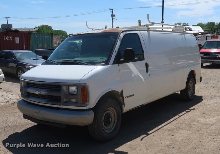 image for item DD9584 2002 Chevrolet Express 3500 van