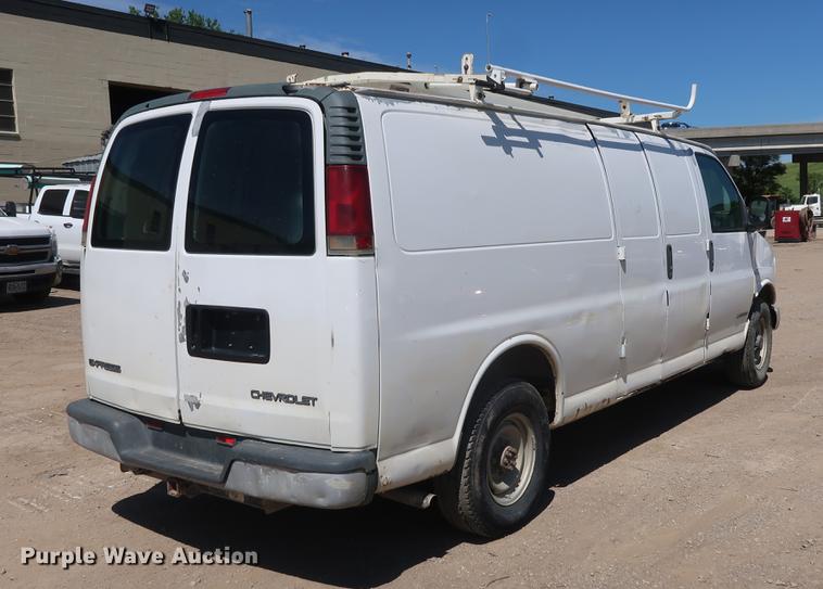 image for item DD9584 2002 Chevrolet Express 3500 van