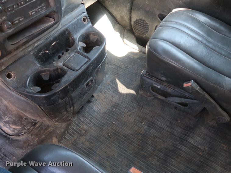 image for item DD9584 2002 Chevrolet Express 3500 van